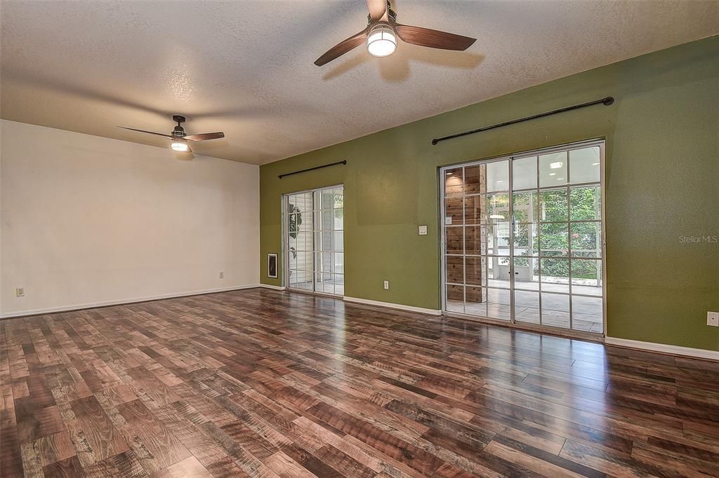 En Venta: $429,900 (3 camas, 2 baños, 2049 Pies cuadrados)