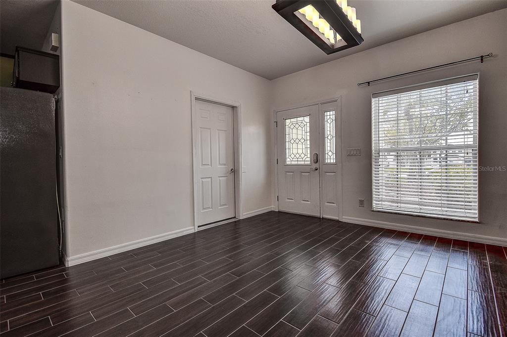 En Venta: $429,900 (3 camas, 2 baños, 2049 Pies cuadrados)