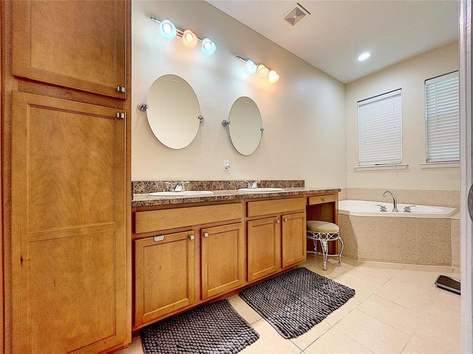 En Renta: $3,700 (3 camas, 2 baños, 1914 Pies cuadrados)