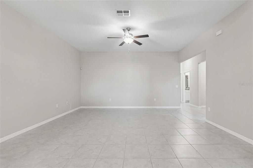 Active With Contract: $238,000 (3 beds, 2 baths, 1495 Square Feet)
