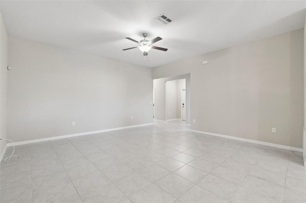 Active With Contract: $238,000 (3 beds, 2 baths, 1495 Square Feet)