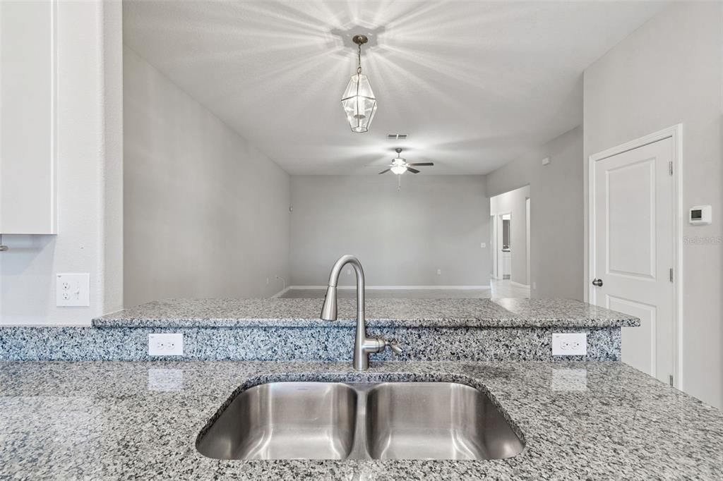 Active With Contract: $238,000 (3 beds, 2 baths, 1495 Square Feet)