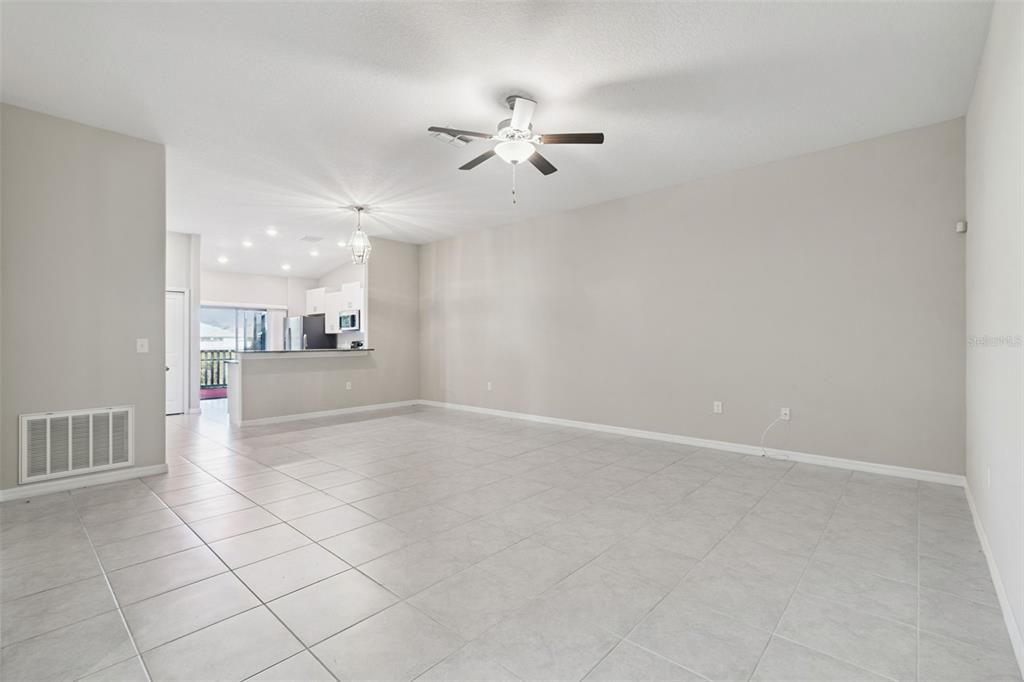 Active With Contract: $238,000 (3 beds, 2 baths, 1495 Square Feet)