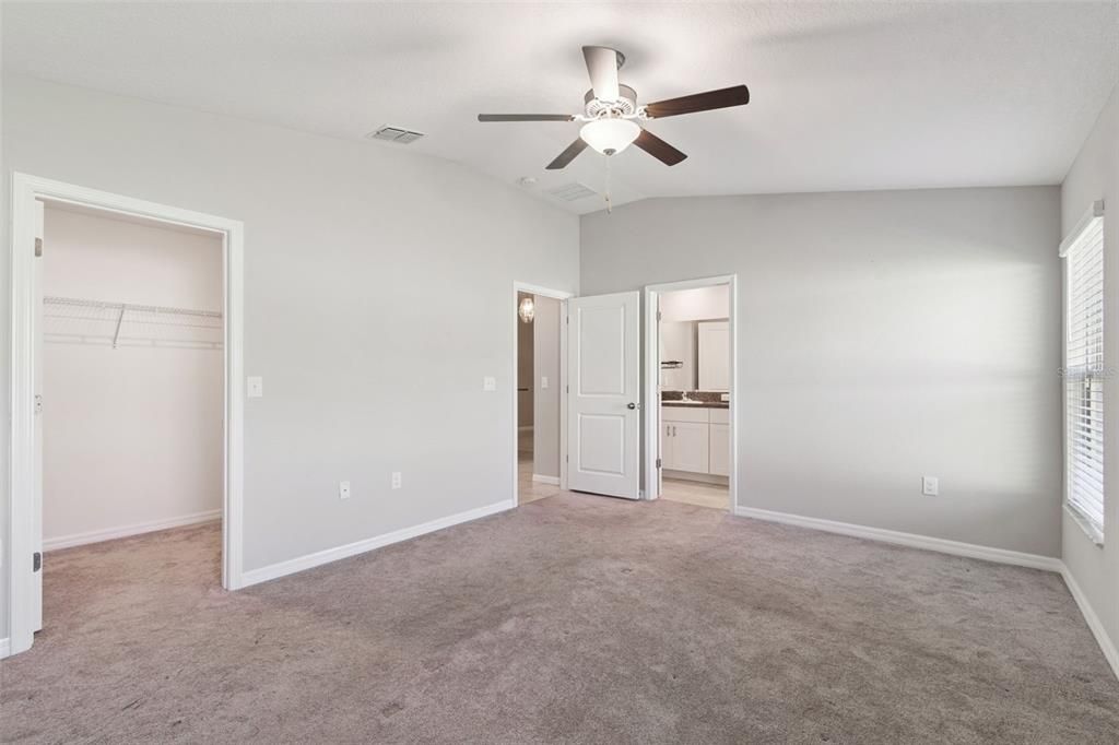 Active With Contract: $238,000 (3 beds, 2 baths, 1495 Square Feet)