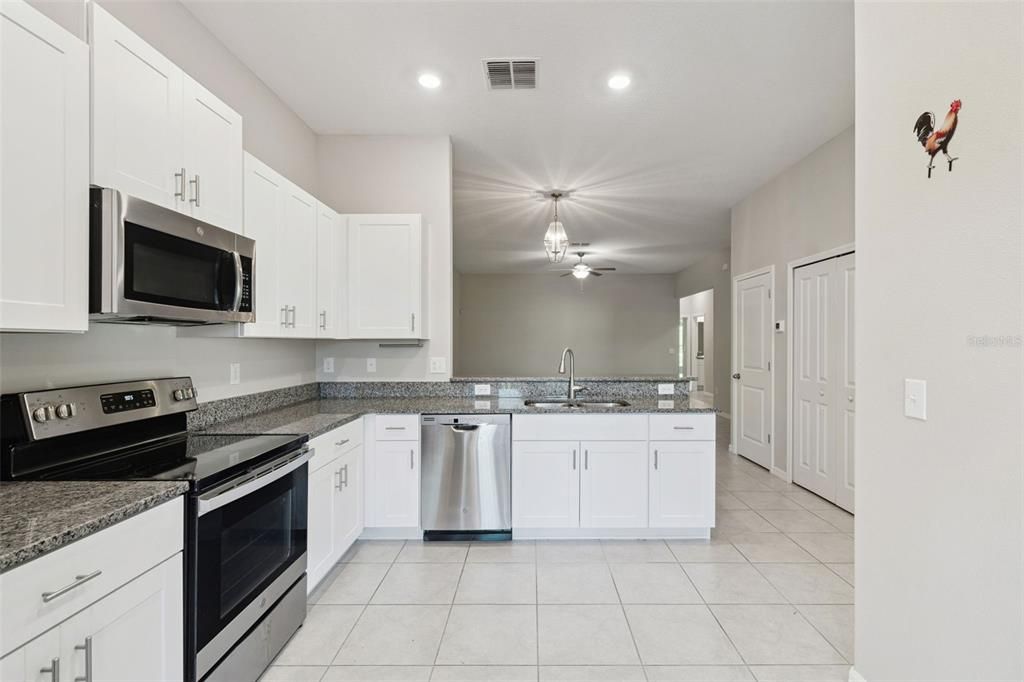 Active With Contract: $238,000 (3 beds, 2 baths, 1495 Square Feet)