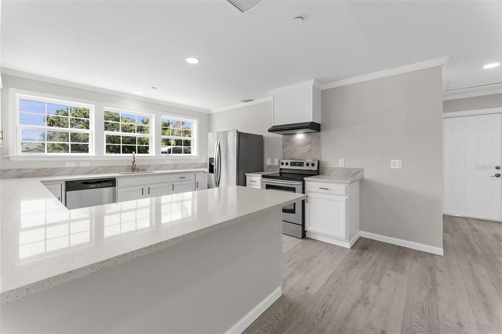 For Sale: $350,000 (3 beds, 1 baths, 1520 Square Feet)