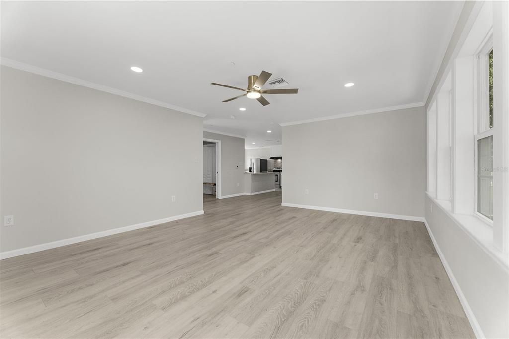 For Sale: $350,000 (3 beds, 1 baths, 1520 Square Feet)