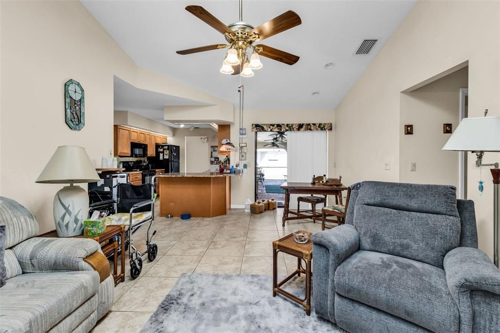 待售: $334,900 (3 贝兹, 2 浴室, 1841 平方英尺)