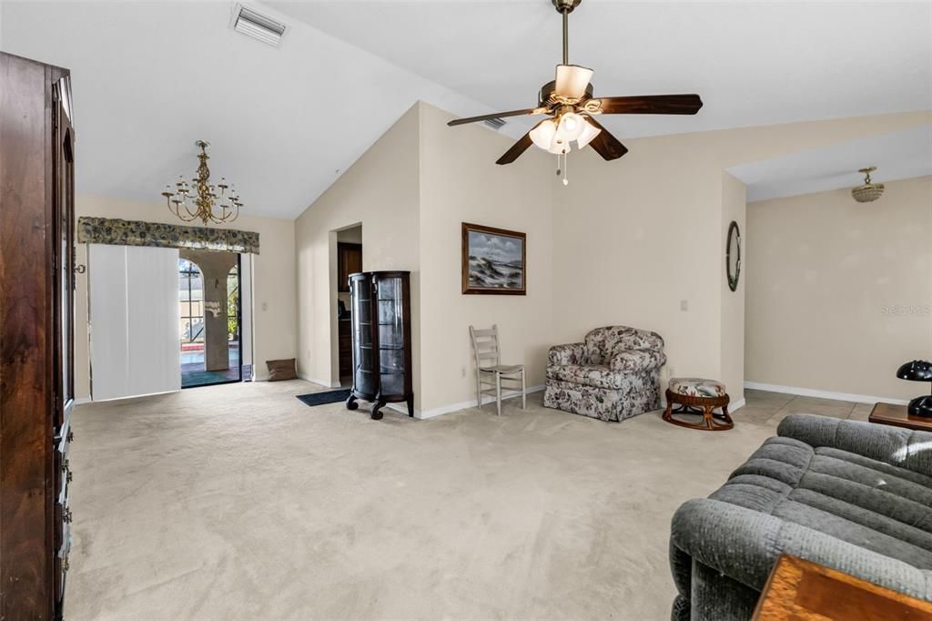 待售: $334,900 (3 贝兹, 2 浴室, 1841 平方英尺)