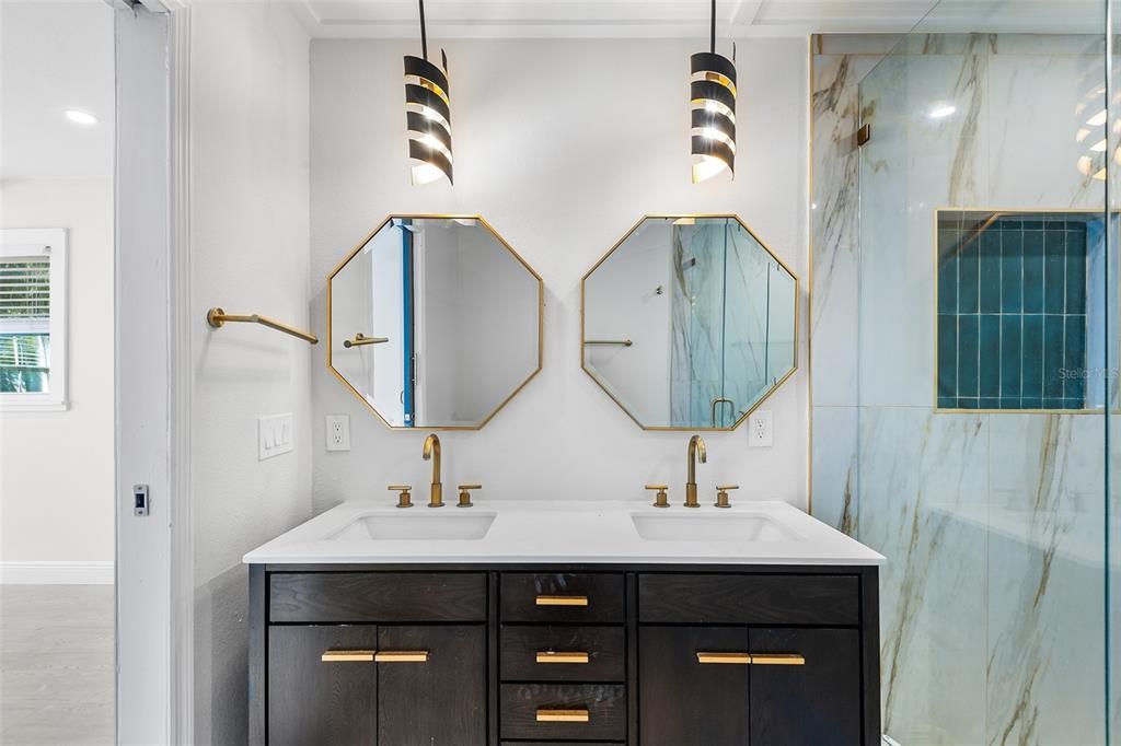 На продажу: $574,900 (4 спален, 2 ванн, 1485 Квадратных фут)