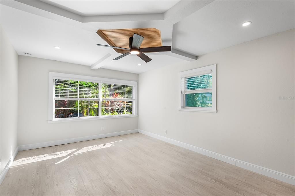 На продажу: $574,900 (4 спален, 2 ванн, 1485 Квадратных фут)