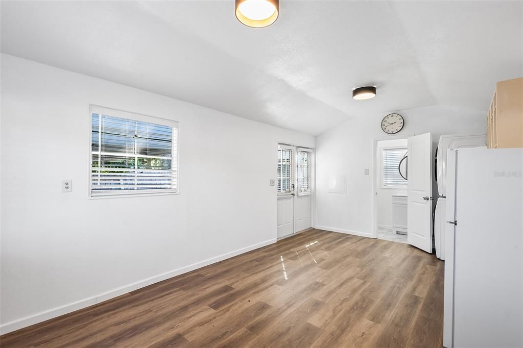 На продажу: $574,900 (4 спален, 2 ванн, 1485 Квадратных фут)