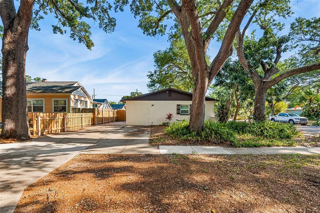 На продажу: $574,900 (4 спален, 2 ванн, 1485 Квадратных фут)