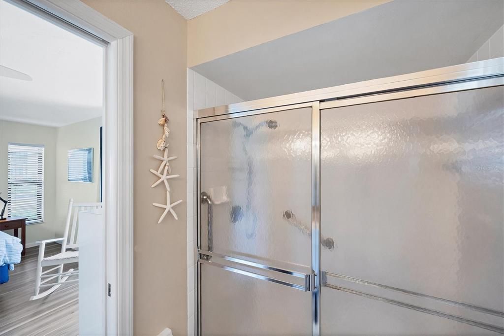 Под контрактом: $199,900 (2 спален, 2 ванн, 1194 Квадратных фут)