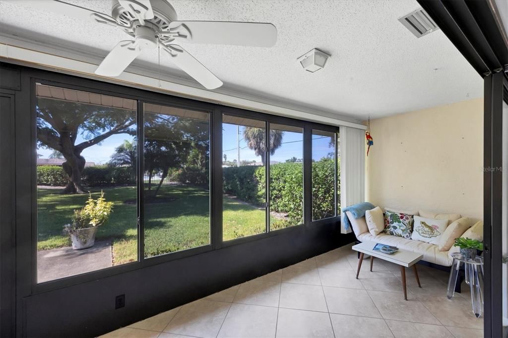 Под контрактом: $199,900 (2 спален, 2 ванн, 1194 Квадратных фут)