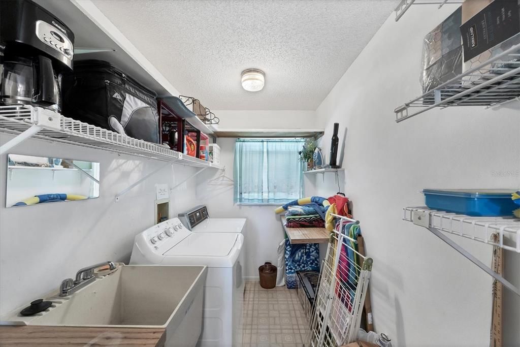 Под контрактом: $199,900 (2 спален, 2 ванн, 1194 Квадратных фут)