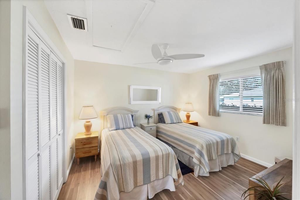 Под контрактом: $199,900 (2 спален, 2 ванн, 1194 Квадратных фут)