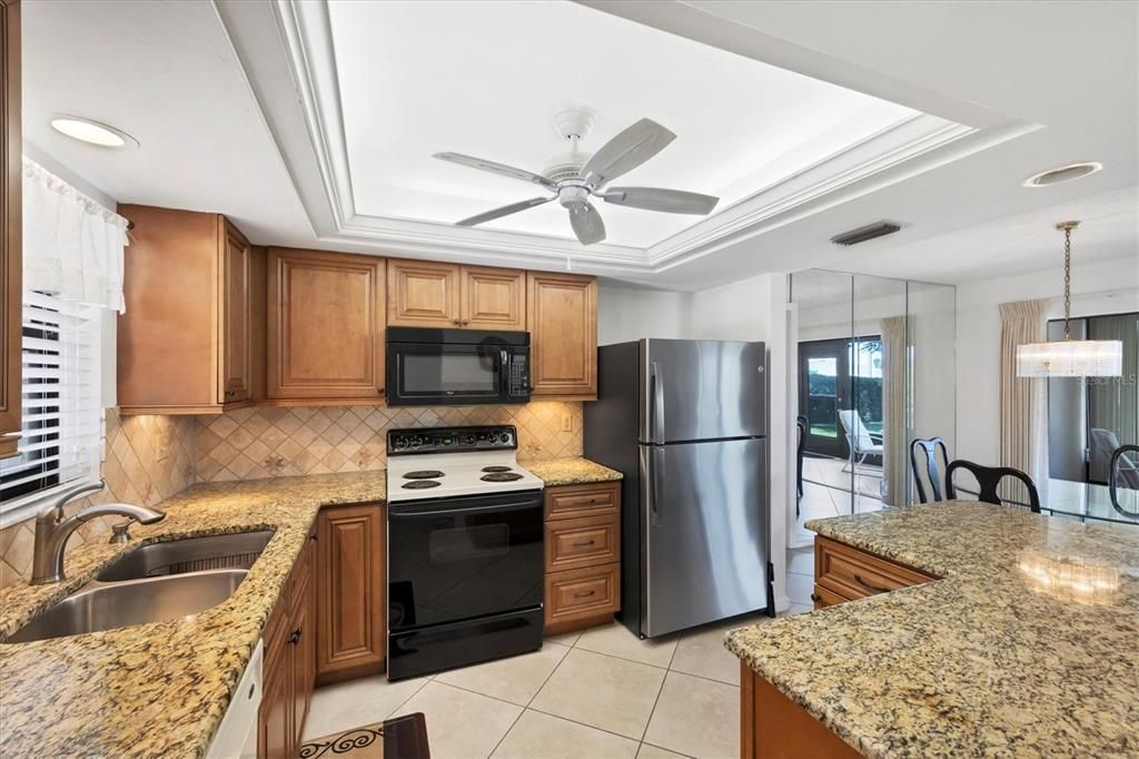 Под контрактом: $199,900 (2 спален, 2 ванн, 1194 Квадратных фут)