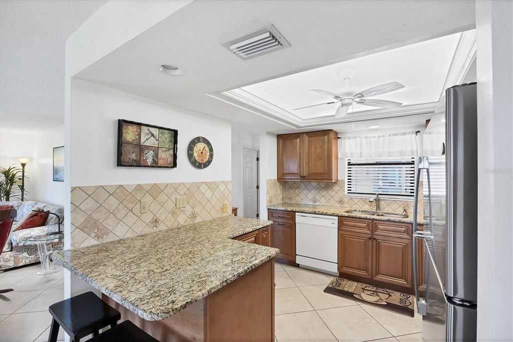 Под контрактом: $199,900 (2 спален, 2 ванн, 1194 Квадратных фут)