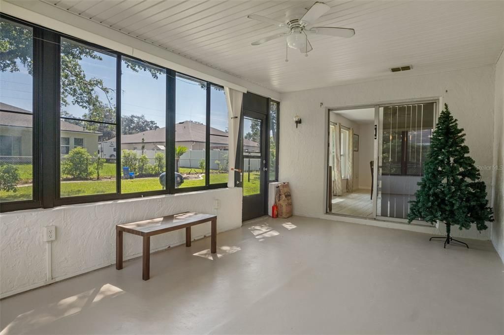 For Sale: $284,900 (2 beds, 2 baths, 1431 Square Feet)