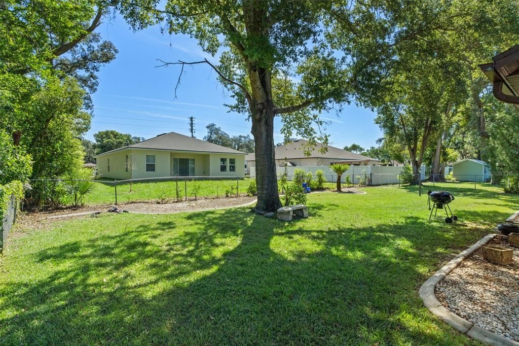 For Sale: $284,900 (2 beds, 2 baths, 1431 Square Feet)