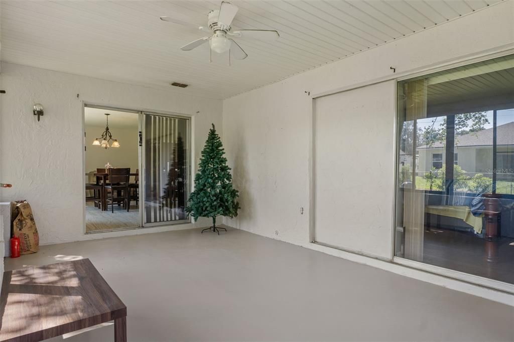 For Sale: $284,900 (2 beds, 2 baths, 1431 Square Feet)