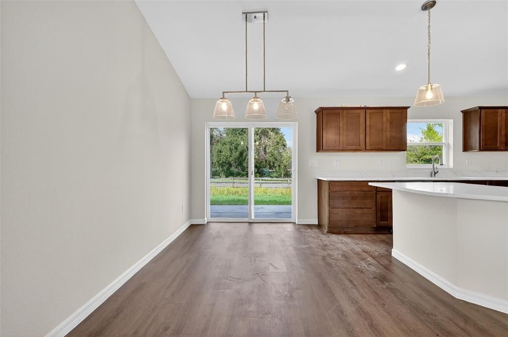 En Venta: $329,900 (3 camas, 2 baños, 1417 Pies cuadrados)