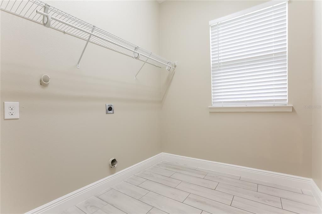 For Rent: $2,045 (3 beds, 2 baths, 1513 Square Feet)