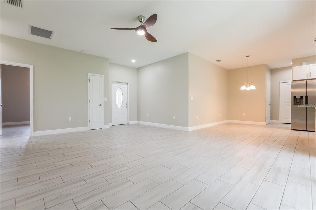 For Rent: $2,045 (3 beds, 2 baths, 1513 Square Feet)