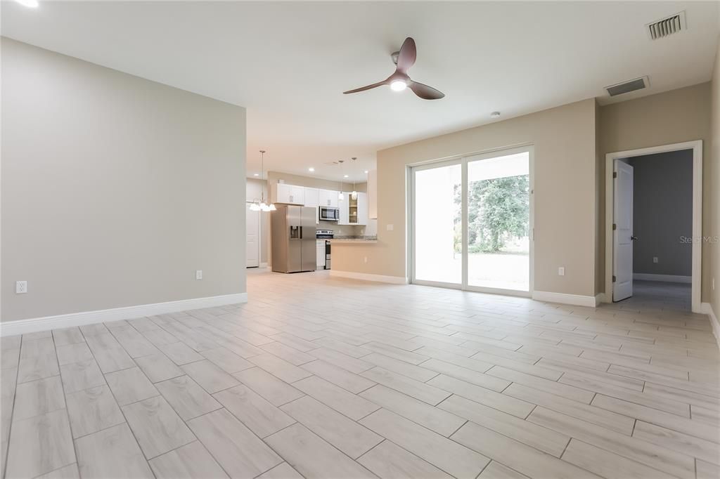 For Rent: $2,045 (3 beds, 2 baths, 1513 Square Feet)