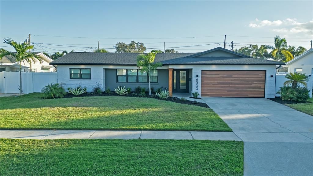 Recently Sold: $679,900 (4 beds, 2 baths, 1921 Square Feet)