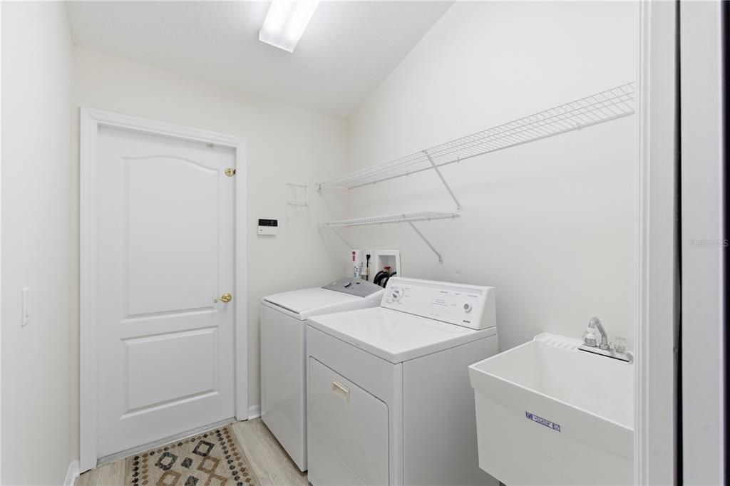 For Sale: $599,900 (4 beds, 3 baths, 2417 Square Feet)