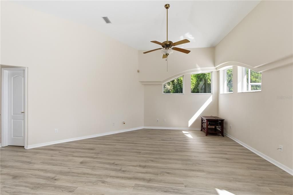 For Sale: $599,900 (4 beds, 3 baths, 2417 Square Feet)