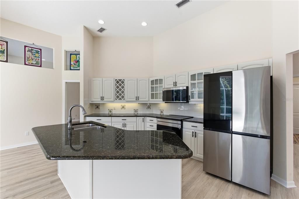 For Sale: $599,900 (4 beds, 3 baths, 2417 Square Feet)