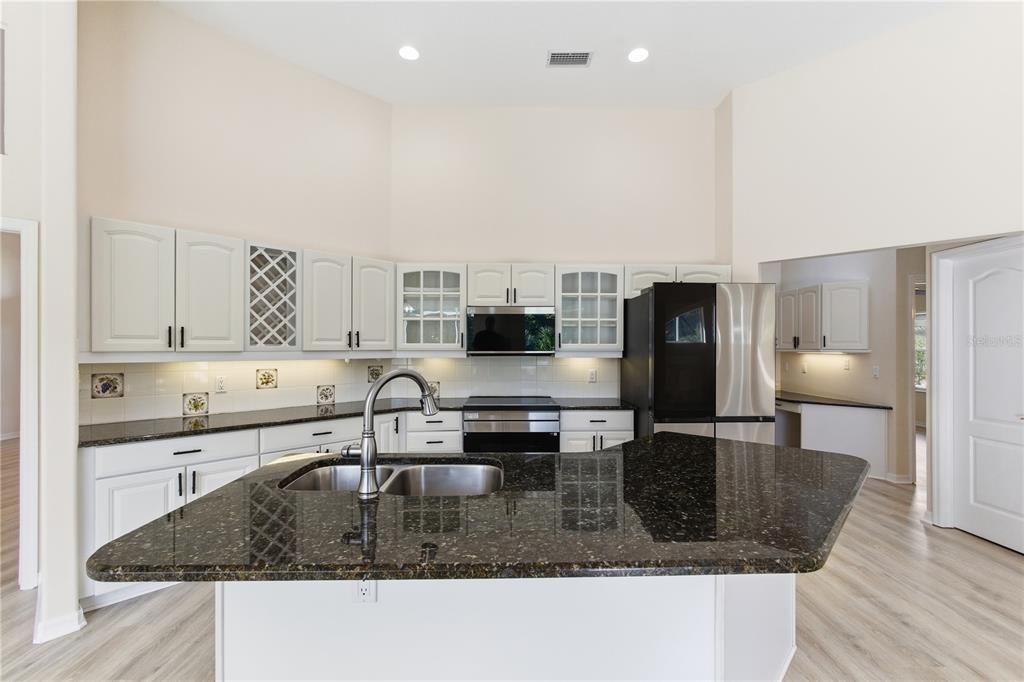 For Sale: $599,900 (4 beds, 3 baths, 2417 Square Feet)