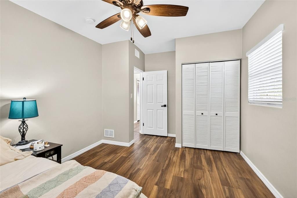 Active With Contract: $329,500 (3 beds, 1 baths, 1126 Square Feet)