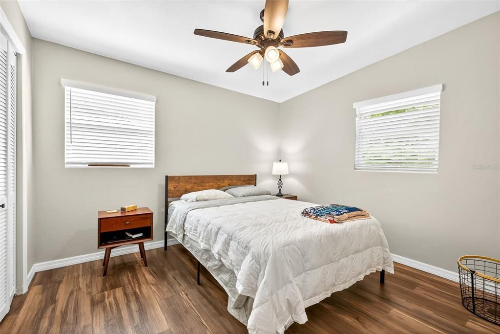 Active With Contract: $329,500 (3 beds, 1 baths, 1126 Square Feet)