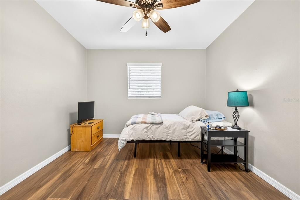 Active With Contract: $329,500 (3 beds, 1 baths, 1126 Square Feet)