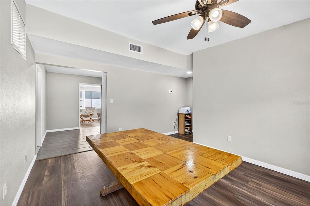 Active With Contract: $329,500 (3 beds, 1 baths, 1126 Square Feet)