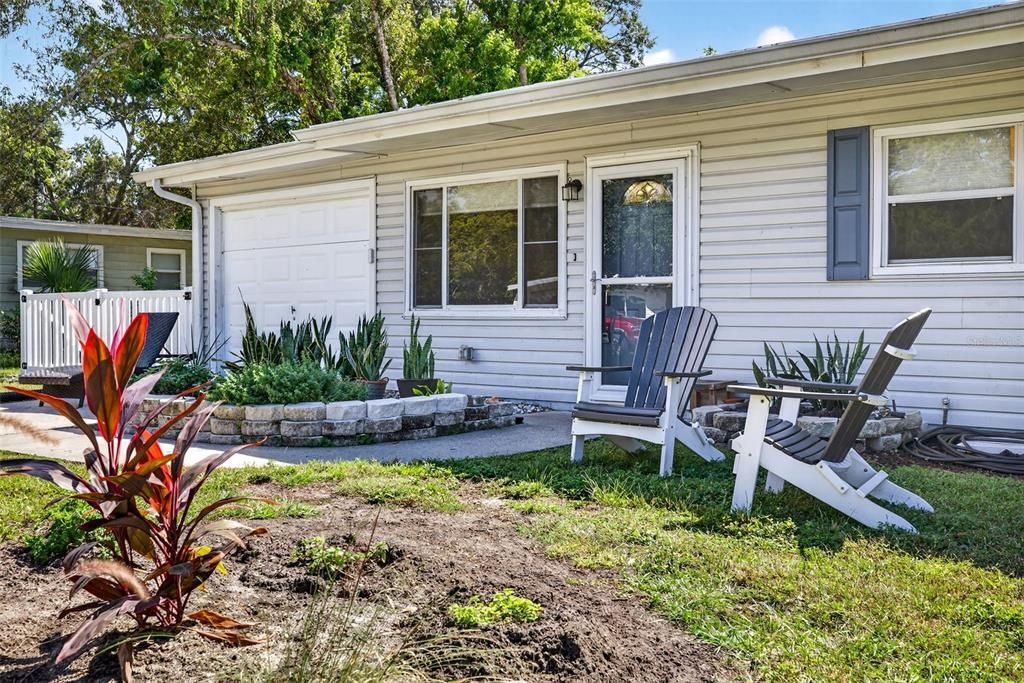 Active With Contract: $329,500 (3 beds, 1 baths, 1126 Square Feet)