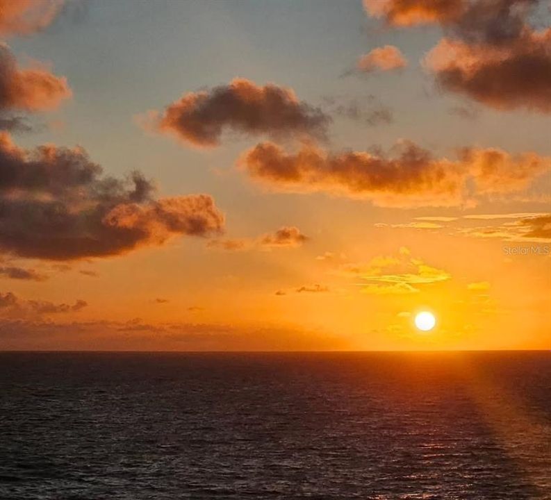 Active With Contract: $329,500 (3 beds, 1 baths, 1126 Square Feet)