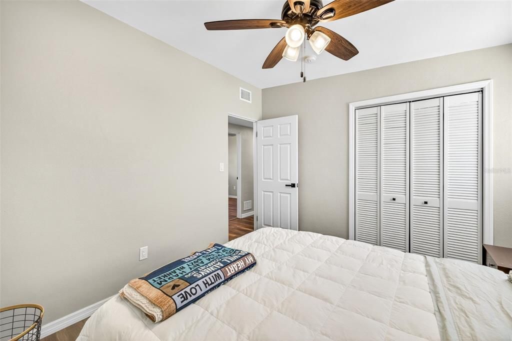 Active With Contract: $329,500 (3 beds, 1 baths, 1126 Square Feet)