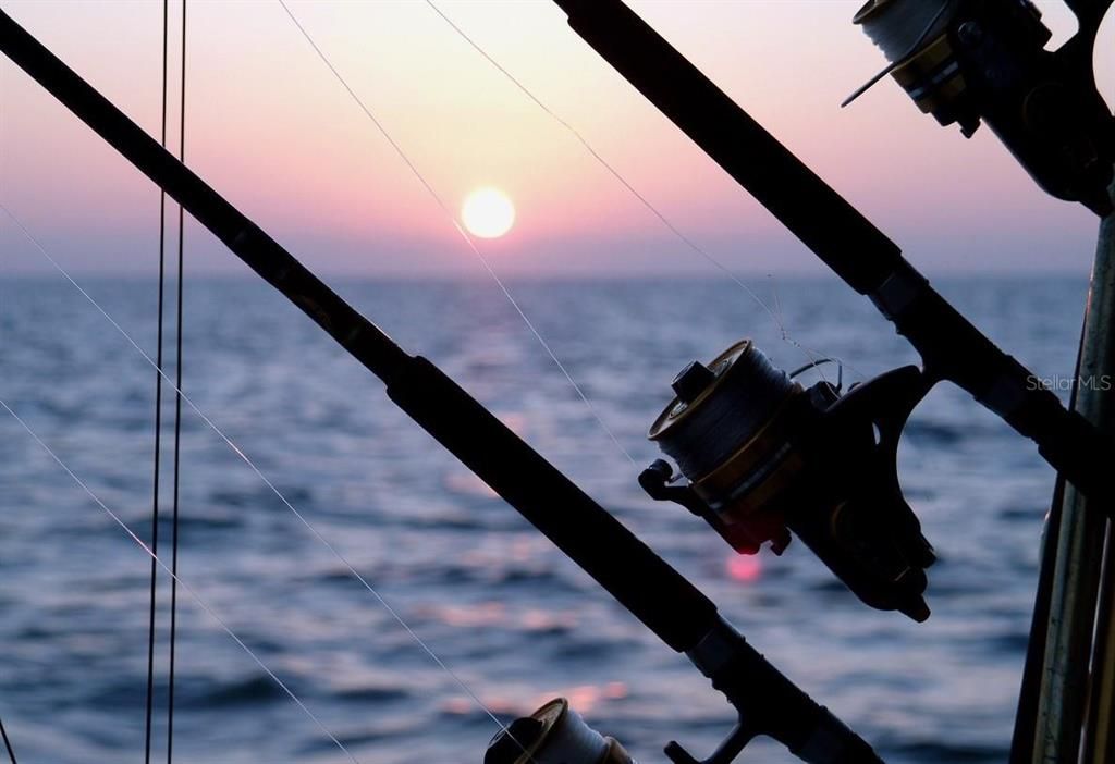 Active With Contract: $329,500 (3 beds, 1 baths, 1126 Square Feet)