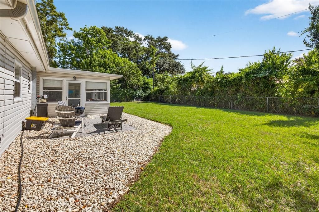 Active With Contract: $329,500 (3 beds, 1 baths, 1126 Square Feet)