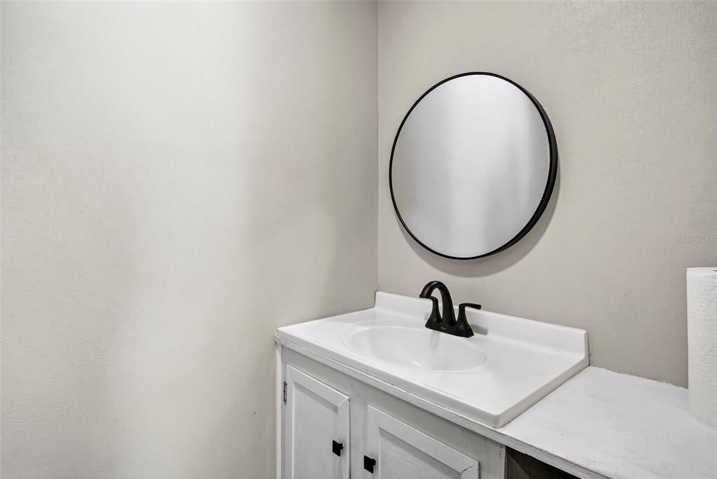 Active With Contract: $329,500 (3 beds, 1 baths, 1126 Square Feet)