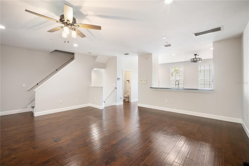 В аренду: $2,700 (2 спален, 2 ванн, 1480 Квадратных фут)