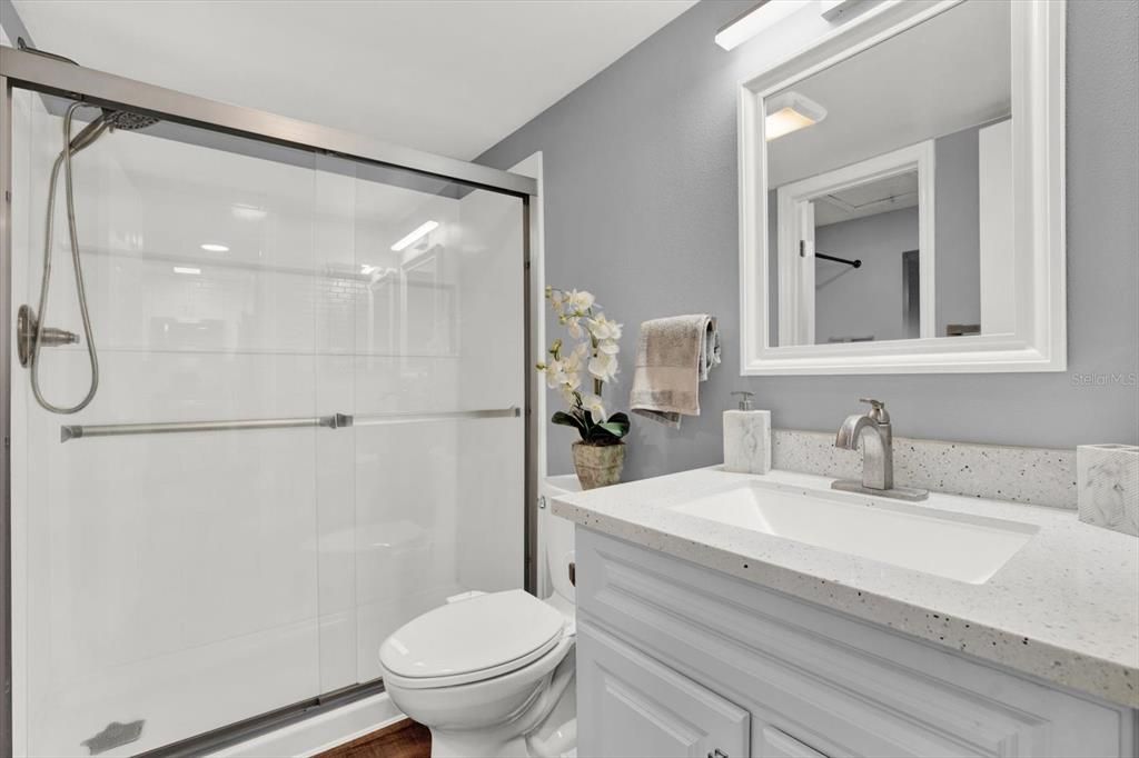 For Sale: $119,900 (1 beds, 1 baths, 700 Square Feet)