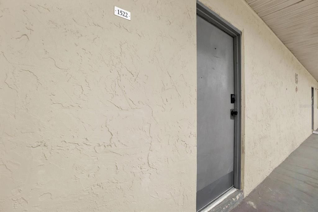 For Sale: $119,900 (1 beds, 1 baths, 700 Square Feet)