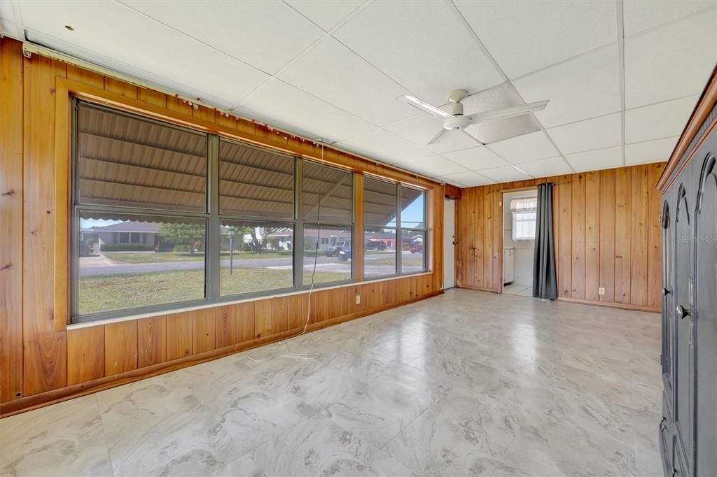 Active With Contract: $399,900 (3 beds, 2 baths, 1468 Square Feet)