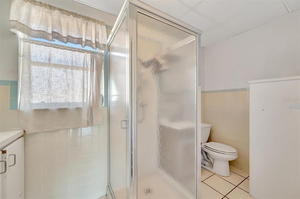 Active With Contract: $399,900 (3 beds, 2 baths, 1468 Square Feet)